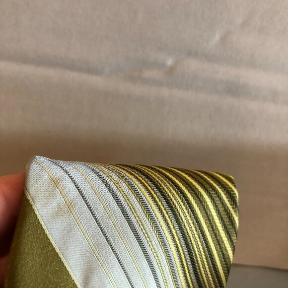 VINTAGE LOT of 8 Mens Ties - Some Imperfections SEE LISTING #F1 - Picture 3 of 16